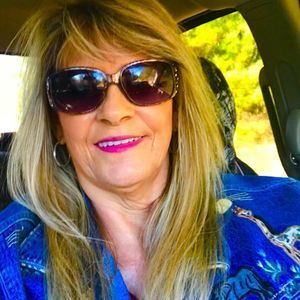 Meet your Posher, Dana